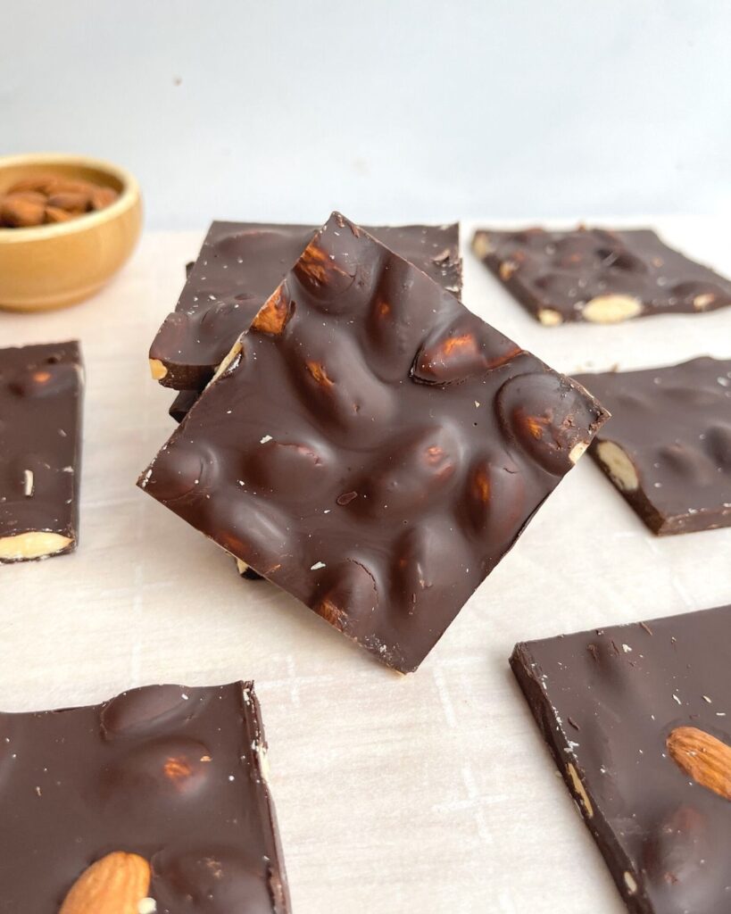 No bake dark chocolate almond bark! A fun kid friendly dessert and snack made with three ingredients and ready in 25 minutes. Recipe by Healthful Blondie.