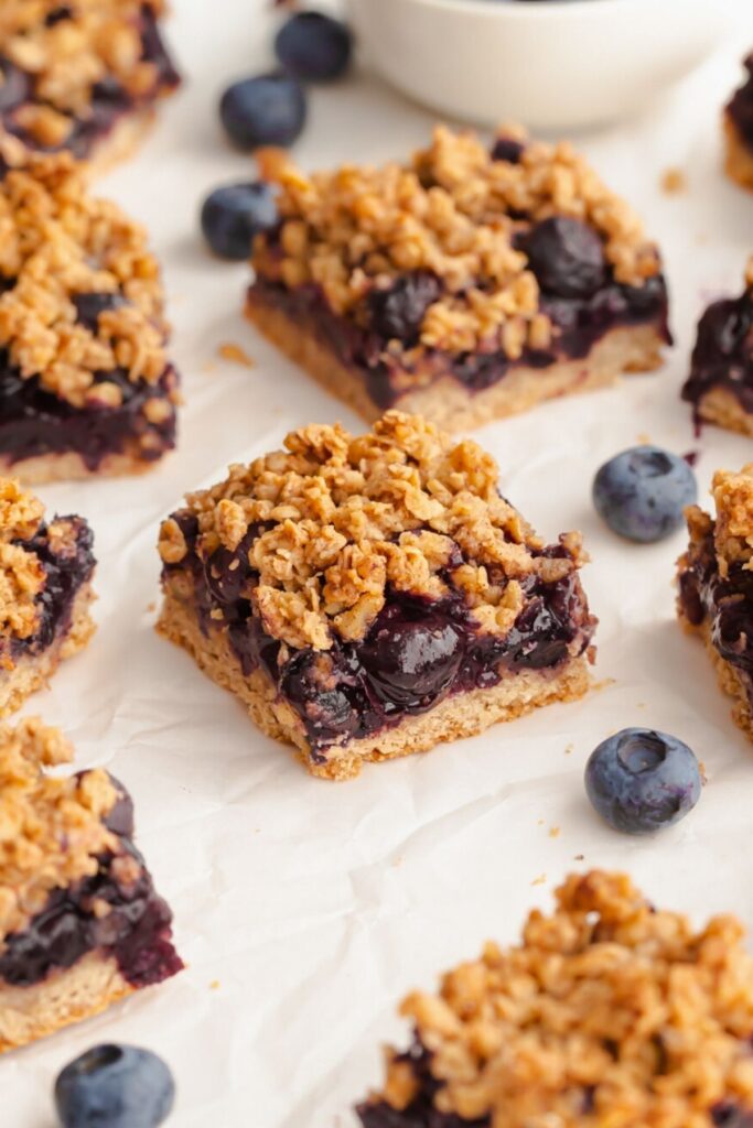 inside of blueberry crumble bars