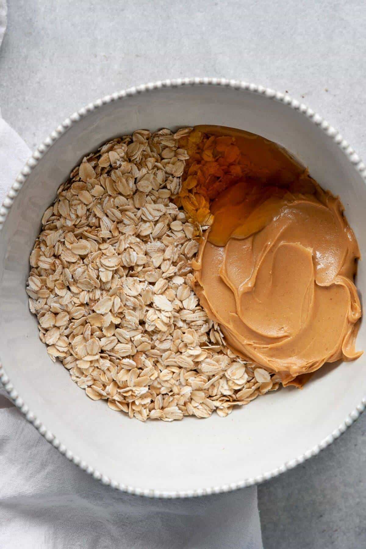 ingredients in 3 ingredient peanut butter oatmeal balls