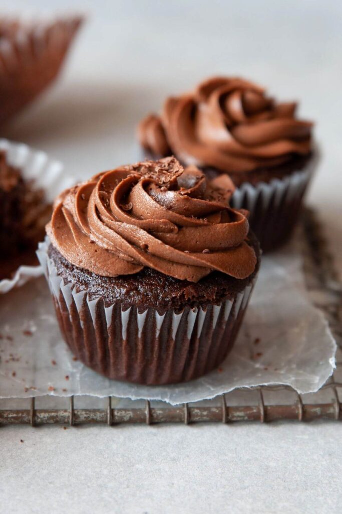 gluten free chocolate cupcakes with dairy free chocolate frosting