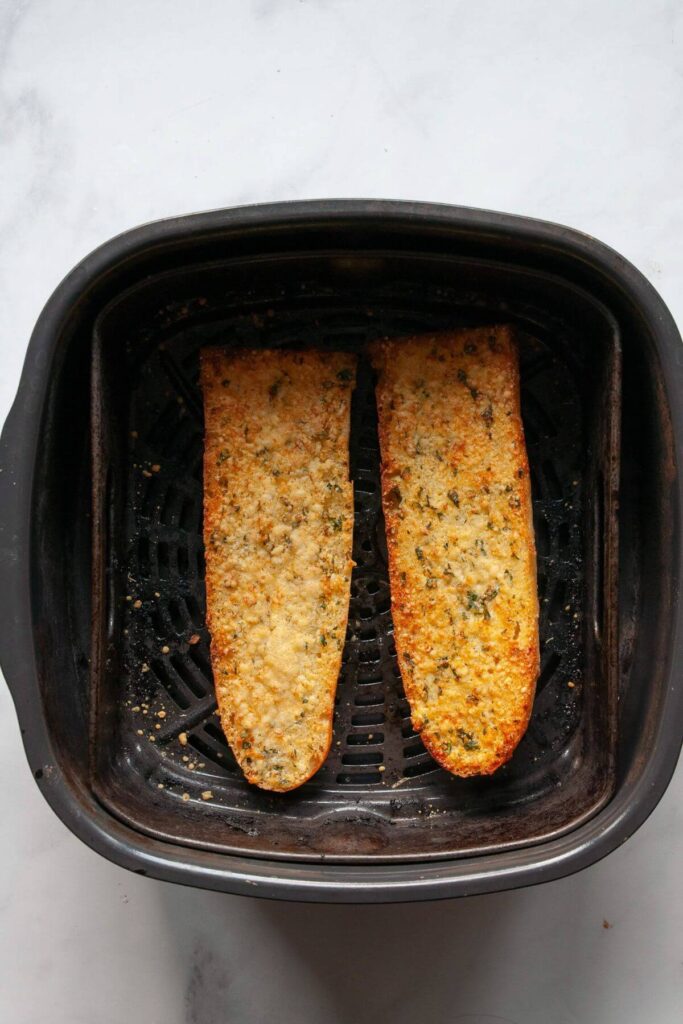 air fryer garlic bread in basket