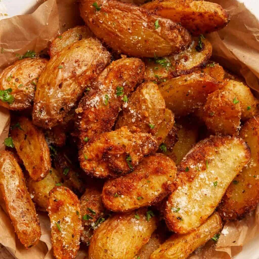 crispy parmesan garlic air fryer fingerling potatoes