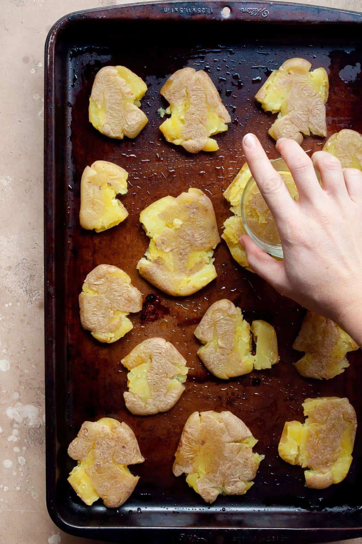 how to smash fingerling potatoes with the bottom of a glass
