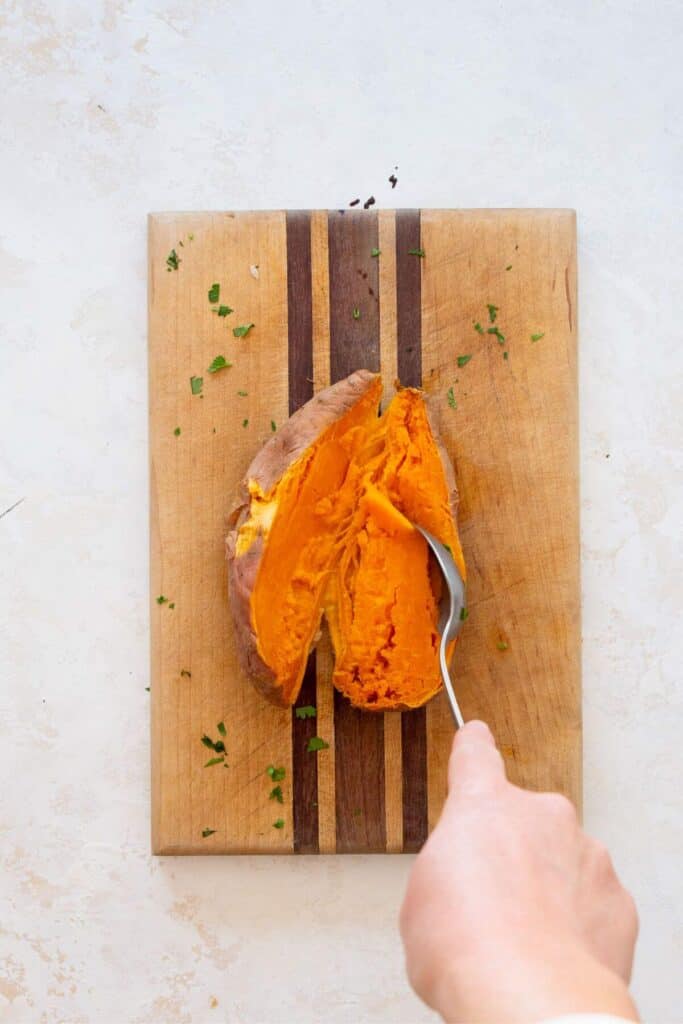 how to steam a sweet potato in microwave in 5 minutes