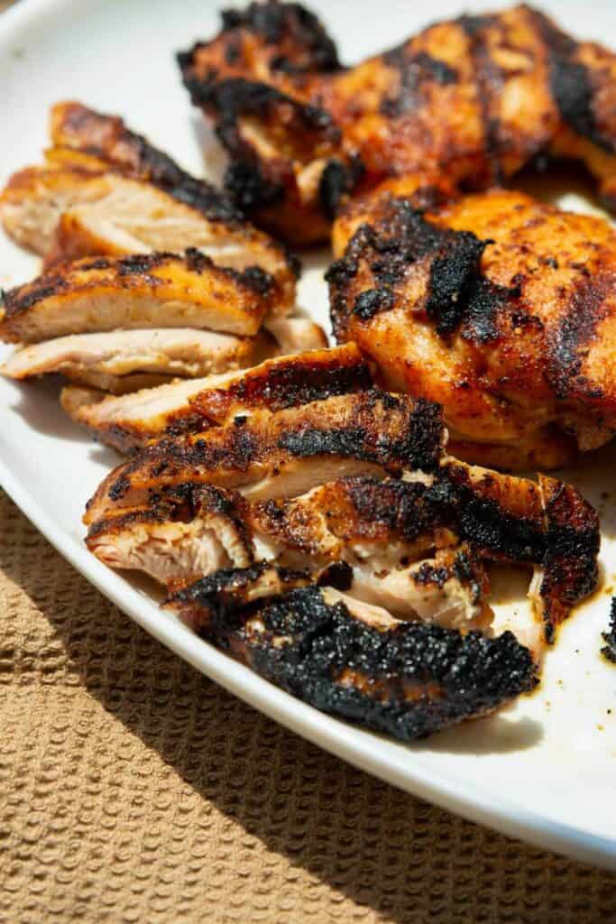 crispy blackened grilled chicken thighs
