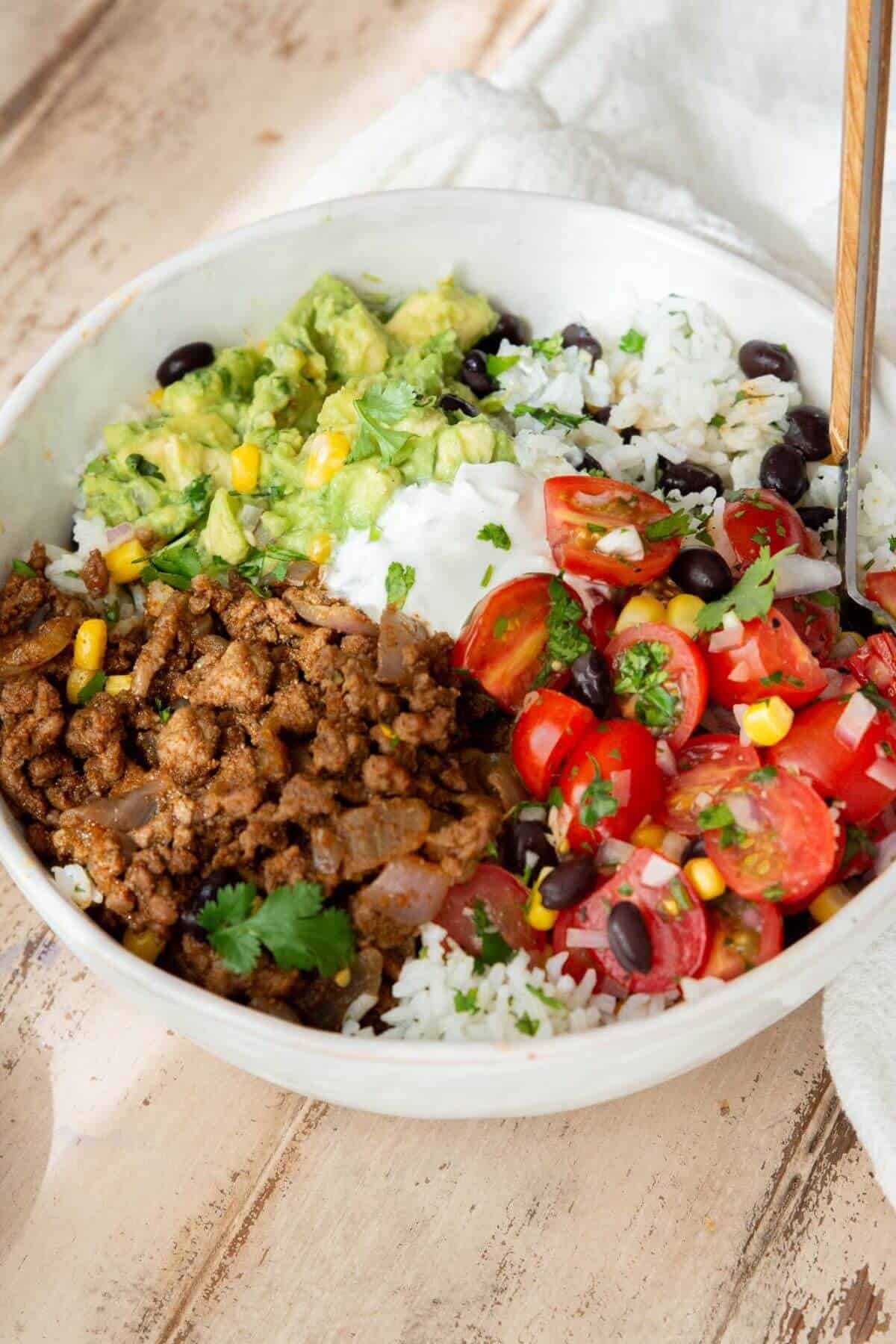 healthy ground beef burrito bowls