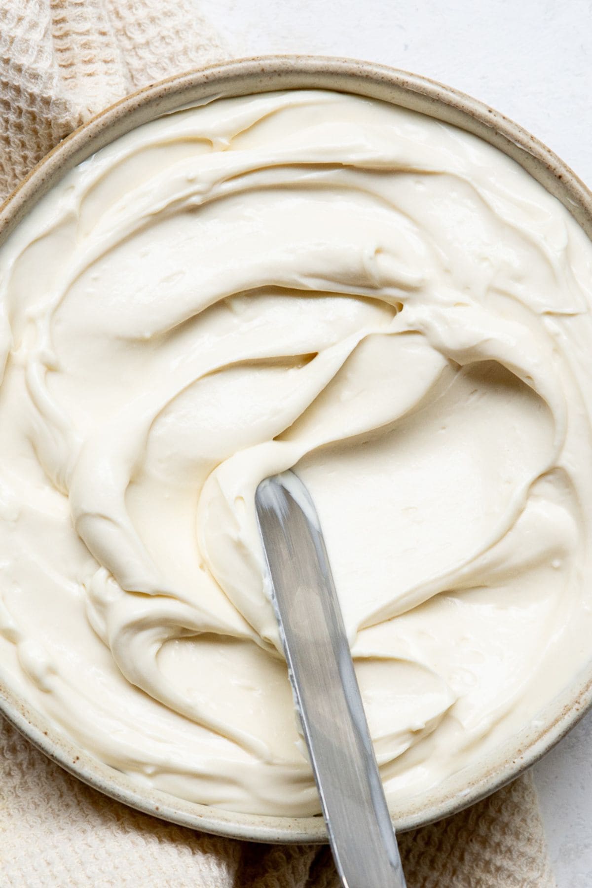 Low-sugar healthy cream cheese frosting made without powdered sugar and butter.